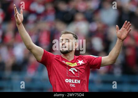 Cracovie, Pologne. 03rd Apr, 2024. Szymon Sobczak de Wisla Cracovie vu lors du match de football de la Coupe de Pologne Fortuna 2023/2024 entre Wisla Cracovie et Piast Gliwice au stade municipal de Cracovie. Score final ; Wisla Krakow 2:1 Piast Gliwice. (Photo de Grzegorz Wajda/SOPA images/SIPA USA) crédit : SIPA USA/Alamy Live News Banque D'Images