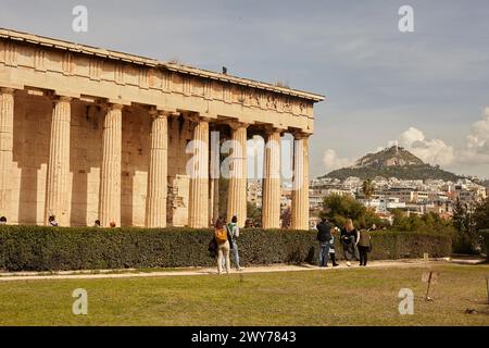 Temple d'héphaïstus et colline lycabette Banque D'Images