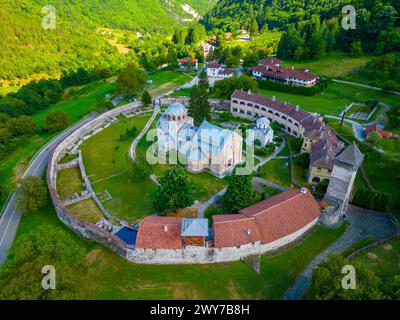 Monastère de Studenica pendant une journée ensoleillée en Serbie Banque D'Images