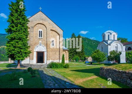 Monastère de Studenica pendant une journée ensoleillée en Serbie Banque D'Images