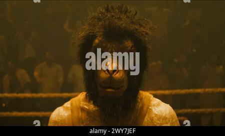 Monkey Man (2024) réalisé par Dev Patel et mettant en vedette Dev Patel, Sharlto Copley et Pitobash. Un jeune homme anonyme lance une campagne de vengeance contre les dirigeants corrompus qui ont assassiné sa mère et continuent de victimiser systématiquement les pauvres et les impuissants. Publicité encore ***USAGE ÉDITORIAL SEULEMENT***. Crédit : BFA / Universal Pictures Banque D'Images