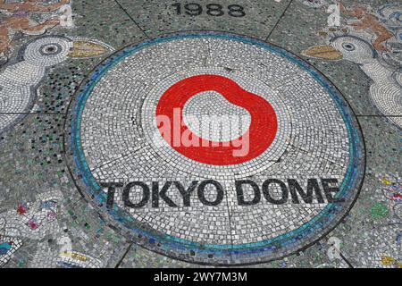 Mosaïque du dôme de Tokyo (Tōkyō Dōmu) – Koraku, Bunkyo City, Tokyo, Japon – 29 février 2024 Banque D'Images