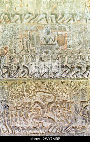Bas reliefs des récits hindous à Angkor Wat, Siem Reap, Cambodge Banque D'Images