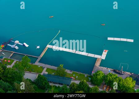Zone de baignade du château au lac de Bled en Slovénie Banque D'Images