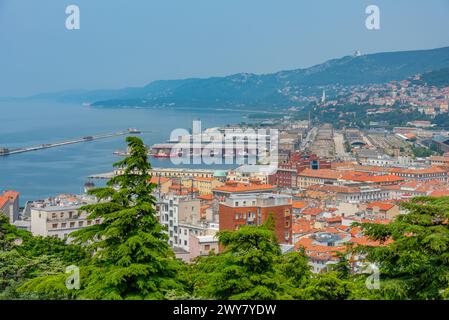 Vue panoramique de la ville italienne de Trieste Banque D'Images