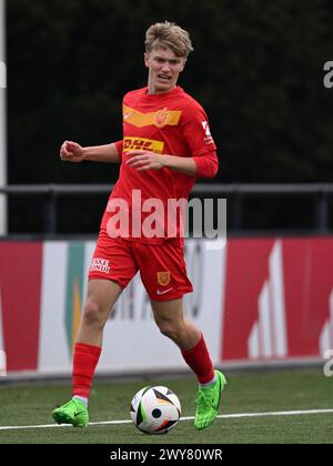 AMSTERDAM - Victor Gustafsen FC Nordsjaelland U17 lors du match Ajax future Cup 2024 entre CF Pachuca O17 et FC Nordsjaelland O17 au complexe sportif de Toekomst le 1er avril 2024 à Amsterdam, pays-Bas. ANP | Hollandse Hoogte | GERRIT VAN COLOGNE Banque D'Images