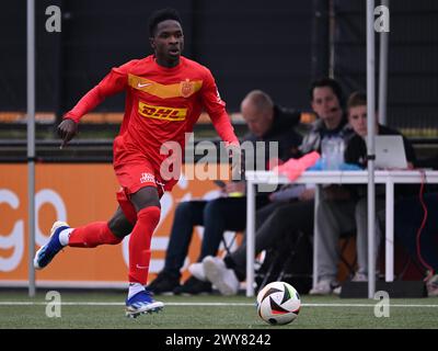 AMSTERDAM - Prince Amoako FC Nordsjaelland U17 lors du match Ajax future Cup 2024 entre CF Pachuca O17 et FC Nordsjaelland O17 au complexe sportif de Toekomst le 1er avril 2024 à Amsterdam, pays-Bas. ANP | Hollandse Hoogte | GERRIT VAN COLOGNE Banque D'Images