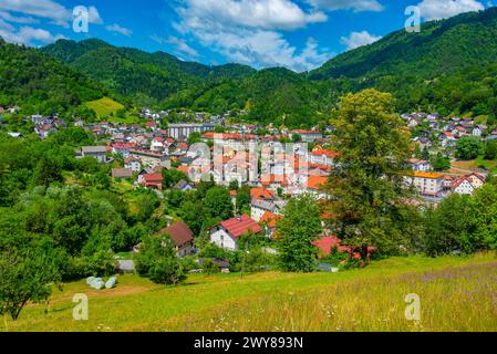 Vue aérienne de la ville slovène Idrija Banque D'Images
