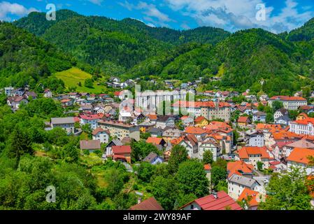 Vue aérienne de la ville slovène Idrija Banque D'Images