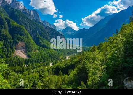 Vue sur le parc national du Triglav depuis le point de vue de Supca en Slovénie Banque D'Images