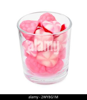 Délicieux bonbons dans un bocal en verre isolé sur blanc Banque D'Images