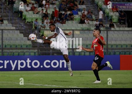 Caracas, Venezuela. 04th Apr, 2024. CARACAS, VENEZUELA - 4 AVRIL : match entre l'Atletico-MG et le Caracas FC dans le cadre du groupe G de la Copa CONMEBOL Libertadores à l'Estadio Olímpico de la UCV le 4 avril 2024 à Caracas, Venezuela. (Photo de Pedro Rances Mattey/PxImages) crédit : Px images/Alamy Live News Banque D'Images