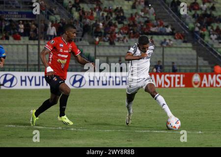 Caracas, Venezuela. 04th Apr, 2024. CARACAS, VENEZUELA - 4 AVRIL : match entre l'Atletico-MG et le Caracas FC dans le cadre du groupe G de la Copa CONMEBOL Libertadores à l'Estadio Olímpico de la UCV le 4 avril 2024 à Caracas, Venezuela. (Photo de Pedro Rances Mattey/PxImages) crédit : Px images/Alamy Live News Banque D'Images