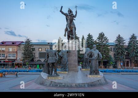 Gyumri, Arménie, 3 septembre 2023 : statue de Vartan Mamikonian sur la place Vartanants à Gyumri, Arménie Banque D'Images