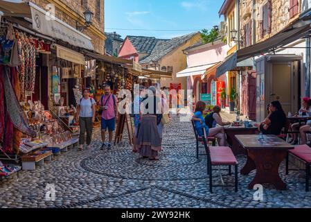 Mostar, Bosnie-Herzégovine, 14 juillet 2023 : rue dans la vieille ville de Mostar, Bosnie-Herzégovine Banque D'Images