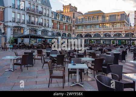 Batumi, Géorgie, 1er septembre 2023 : vue du coucher du soleil sur Batumi Piazza Square en Géorgie Banque D'Images