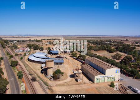 Aerial of the Steamtown Heritage Rail Centre est un musée ferroviaire statique basé dans les anciens ateliers ferroviaires de Peterborough, en Australie méridionale Banque D'Images