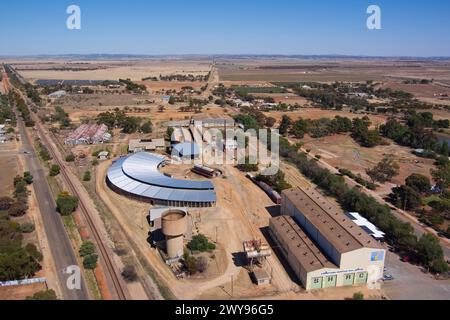Aerial of the Steamtown Heritage Rail Centre est un musée ferroviaire statique basé dans les anciens ateliers ferroviaires de Peterborough, en Australie méridionale Banque D'Images