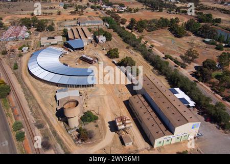 Aerial of the Steamtown Heritage Rail Centre est un musée ferroviaire statique basé dans les anciens ateliers ferroviaires de Peterborough, en Australie méridionale Banque D'Images