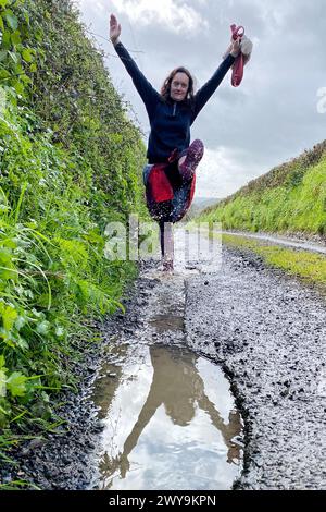 Devon, Royaume-Uni. 5 avril 2024. Météo britannique : les nids de poule sont un problème dans les ruelles autour de Dunsford, Devon. Raich Keene Credit sur la photo : Nidpor/Alamy Live News Banque D'Images