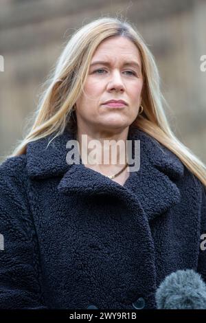 Londres, Royaume-Uni. 05 avril 2024. La députée travailliste de Lewisham West & Penge et coordonnatrice adjointe de la campagne nationale Ellie Reeves est vue à Westminster pendant la ronde des médias du matin..Credit : Tayfun Salci / Alamy Live News Banque D'Images