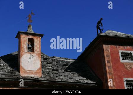 Village historique Santa Maria Maggiore en Italie a organisé chaque année le Festival International Chimney Sweep Banque D'Images