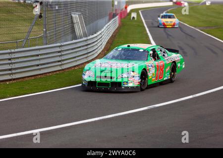 Warren Briggs, 2003 ans, Chevrolet Monte Carlo, participant à la démonstration du 75e anniversaire de la NASCAR, au Festival Silverstone 2023 Banque D'Images