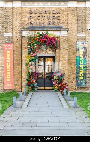 L'entrée extérieure principale à l'extérieur de la Dulwich Picture Gallery à Londres, Royaume-Uni Banque D'Images