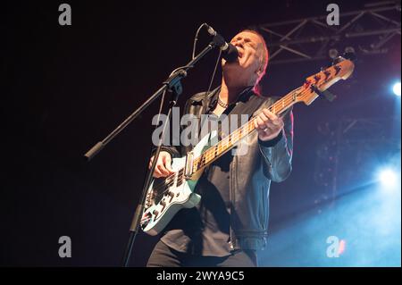 03 avril 2024 : le bassiste Billy Sheehan, Mr. Big, joue un concert à Milan, en Italie Banque D'Images