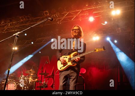 03 avril 2024 : le guitariste Paul Gilbert, Mr. Big, donne un concert à Milan, en Italie Banque D'Images