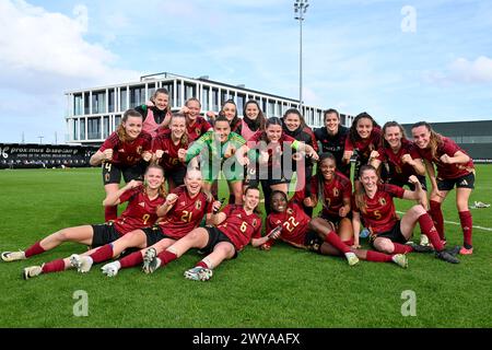 Tubize, Belgique. 04th Apr, 2024. Les joueuses de Belgique célèbrent après avoir remporté un match amical de football entre les équipes nationales féminines de moins de 23 ans de Belgique et d'Espagne le jeudi 4 avril 2024 à Tubize, Belgique . Crédit : Sportpix/Alamy Live News Banque D'Images