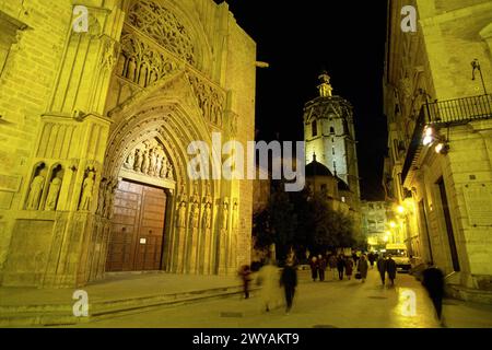 Puerta de los Apóstoles (porte des Apôtres). Cathédrale. Valencia. Espagne. Banque D'Images