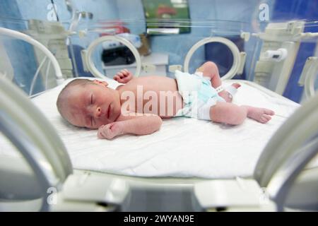 Nouveau-né, pédiatrie. Hôpital Policlinica Gipuzkoa, Saint-Sébastien, Donostia, Euskadi, Espagne. Banque D'Images