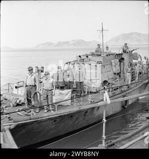 La libération de Rhodes, 1945 Le Général de Wagner, commandant des ...