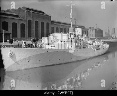 Le HMS Wallflower, une corvette britannique de classe Flower, est photographié en service le 4 juin 1942. Banque D'Images