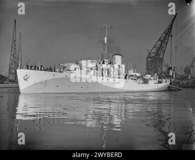 Le HMS Wallflower, une corvette de classe Flower de la Royal Navy, est photographié le 4 juin 1942. Banque D'Images