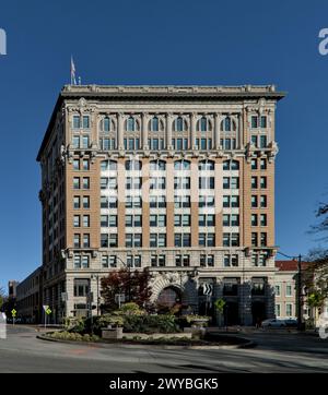 Grand bâtiment historique dans le centre-ville de Binghamton, NY détail (dix étages d'assurance vie point de repère gratte-ciel) sécurité, 10 étages, mutuelle, fenêtres, petit t Banque D'Images