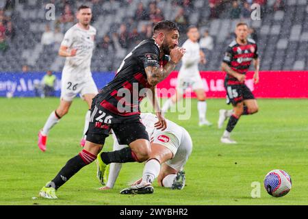 Sydney, Australie. 05th Apr, 2024. Brandon Borrello des Wanderers contrôle le ballon lors du match A-League Men Rd23 entre les Wanderers et Brisbane Roar au CommBank Stadium le 5 avril 2024 à Sydney, Australie crédit : IOIO IMAGES/Alamy Live News Banque D'Images