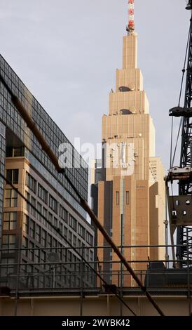 NTT DoCoMo Yoyogi Building, gare, Shinjuku, Tokyo, Japon. Banque D'Images