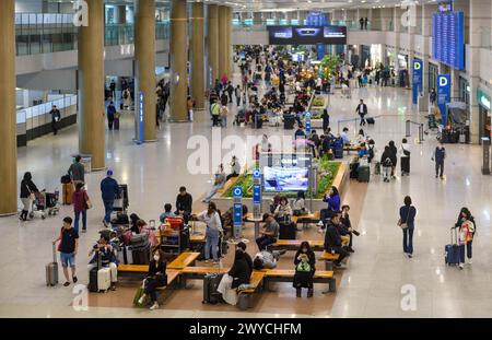 Incheon, Corée du Sud. 05th Apr, 2024. Voyageurs vus à l'aéroport international d'Incheon. (Photo de Kim Jae-Hwan/SOPA images/Sipa USA) crédit : Sipa USA/Alamy Live News Banque D'Images