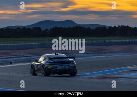 46 BRICHE Julien (fra), NAVARRO Jean-Laurent (fra), JSB compétition, Porsche 718 Cayman GT4 RS CS, action lors de la 1ère manche de la 2024 GT4 European Series propulsée par Rafa Racing Club sur le circuit Paul Ricard, du 5 au 7 avril 2024 au Castellet, France - photo Marc de Mattia/DPPI crédit : DPPI Media/Alamy Live News Banque D'Images