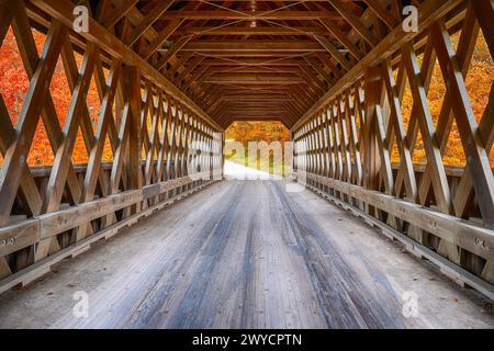 Ohio Covered Bridges scène d'automne tranquille Banque D'Images