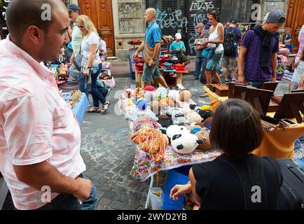 Marché du dimanche. Defensa Street. San Telmo. Buenos Aires. Argentine. Banque D'Images