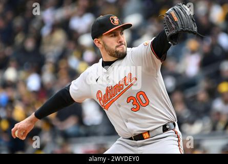 Pittsburgh, États-Unis. 05th Apr, 2024. Grayson Rodriguez (30), lanceur des Orioles de Baltimore, part contre les Pirates de Pittsburgh lors de la première manche des Pirates Home Opener au PNC Park le vendredi 5 avril 2024 à Pittsburgh. Photo par Archie Carpenter/UPI crédit : UPI/Alamy Live News Banque D'Images