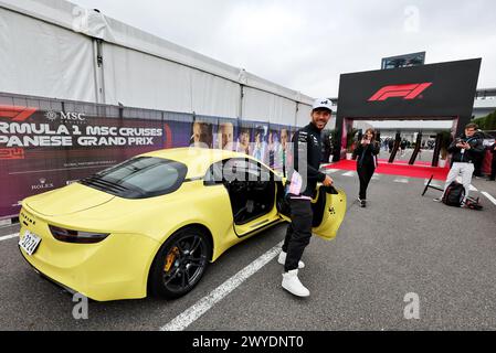 Suzuka, Japon. 06 avril 2024. Pierre Gasly (FRA) Alpine F1 Team arrive sur le circuit en Alpine A110. Championnat du monde de formule 1, Rd 4, Grand Prix du Japon, samedi 6 avril 2024. Suzuka, Japon. Crédit : James Moy/Alamy Live News Banque D'Images