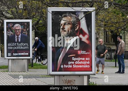 Bratislava, Slovaquie. 06 avril 2024. Le deuxième tour des élections présidentielles en Slovaquie a eu lieu le 6 avril 2024. Sur la photo, on voit des affiches électorales des candidats à la présidence Peter Pellegrini (à droite) et Ivan Korcok (à gauche) à Bratislava. Crédit : Vaclav Salek/CTK photo/Alamy Live News Banque D'Images