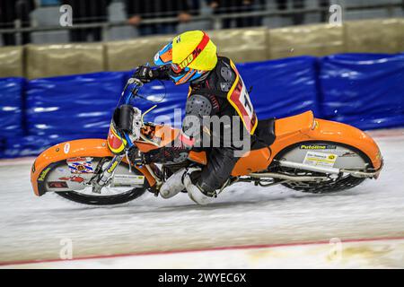 Heerenveen, pays-Bas. 05th Apr, 2024. Tim Dixon de Grande-Bretagne en action lors du Roelof Thijs Bokaal à la patinoire Thialf, Heerenveen, pays-Bas, vendredi 5 avril 2024. (Photo : Ian Charles | mi News) crédit : MI News & Sport /Alamy Live News Banque D'Images