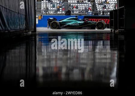 SUZUKA INTERNATIONAL RACING COURSE, JAPON - 05 AVRIL : lance Stroll, Aston Martin F1 AMR23 pendant le Grand Prix du Japon au Suzuka International Racing course le vendredi 05 avril 2024 à Suzuka, Japon. (Photo de Michael Potts/BSR Agency) crédit : BSR Agency/Alamy Live News Banque D'Images