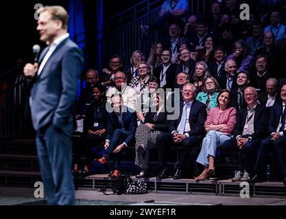 BREDA - le chef du Parti Pieter Omtzigt lors de la conférence des membres du Nouveau Contrat social (NSC). Au cours de la réunion, une attention particulière sera accordée aux projets futurs du parti et à sa participation aux élections du Parlement européen. ANP REMKO DE WAAL netherlands Out - belgique Out Credit : ANP/Alamy Live News Credit : ANP/Alamy Live News Banque D'Images