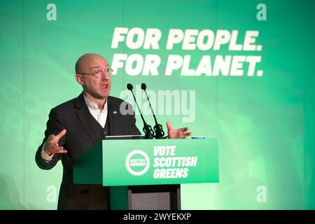 Edimbourg, Royaume-Uni, 6 avril 2024 : Patrick Harvie, co-leader des Verts écossais, s'adresse à la conférence du parti à Edimbourg. Image : DB Media services / Alamy Live Banque D'Images